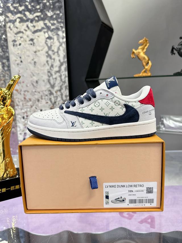 Nike Dunk Low By You 专属定制男子运动鞋 size；36~45 带半码 如今Nike dunk的定制业务在消费者群体中已经越 来越普遍化，很