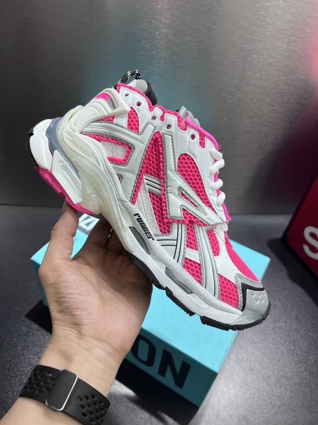 高品质高端货 顶级版本 Balenciaga 巴黎世家Runner运动鞋 尺码：35 36 37 38 39 40 不含皮运动鞋，网布材质，磨损效果，鞋头边缘印