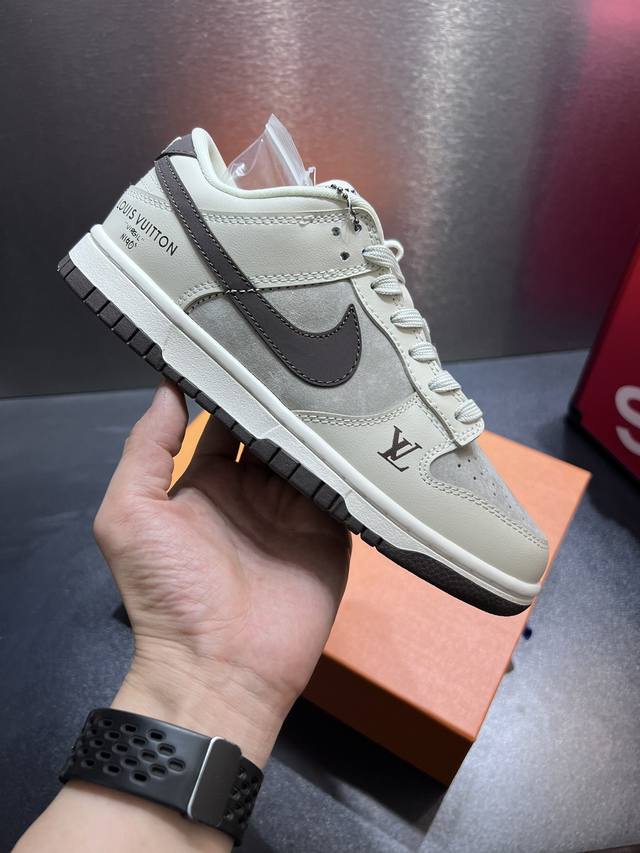 联名系列卖疯了情侣款 专柜如图包装 广州大厂品质 Nk SB Dunk Low LV联名-翻毛藏蓝 周年高端定制 低帮休闲板鞋 大厂纯原品质出货 超高清洁度 皮