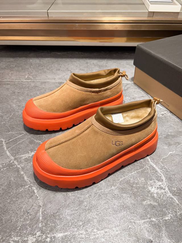 UGG 18秋冬情侣装 男女同款 元 Size：35-39 39-44 牛皮鞋面，羊毛内里，开模定制鞋底，轻便舒适，上脚超帅气，越冬必备！