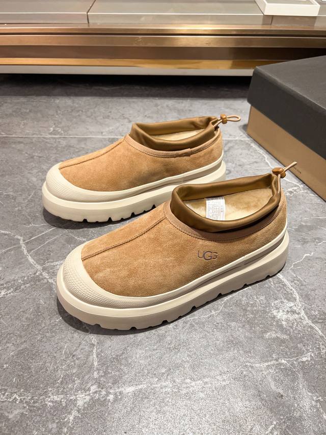 UGG 18秋冬情侣装 男女同款 元 Size：35-39 39-44 牛皮鞋面，羊毛内里，开模定制鞋底，轻便舒适，上脚超帅气，越冬必备！