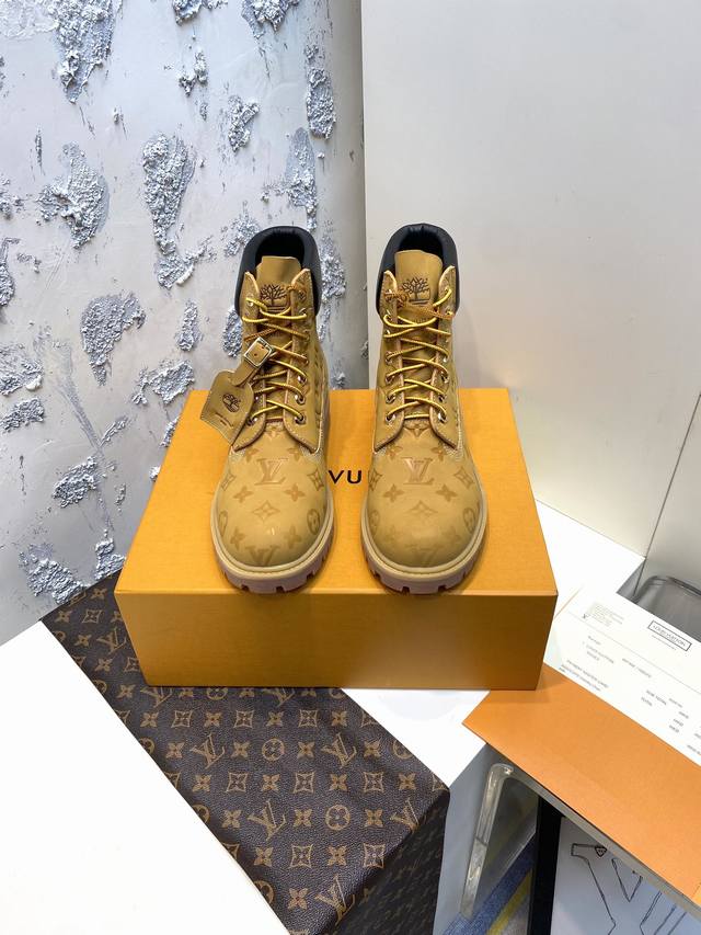 工厂价：顶级版本 LV x Timberland 添柏岚 联名款 老花 压花 大黄靴 及踝靴 短靴 LV x Timberland 及踝靴取材 Monogram