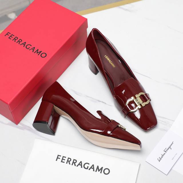 顶级版本 Ferragamo菲拉格慕2024春夏新款经典F扣深口女鞋 SF标志中跟单鞋 糖果色方头百搭小皮鞋 市面顶级版本 材质：牛皮 漆皮 内里：羊皮 跟高：