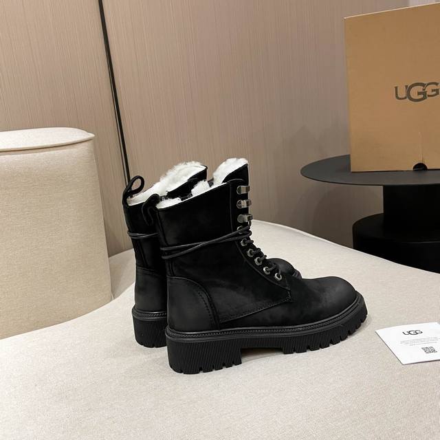 工厂价： UGG. 2024独家首发马丁羊毛靴。爆款上市 材质：面料，头层进口小牛皮. 咖色.灰色上了雾腊 内里.垫脚.澳洲进口纯羊毛。 大底：独家私模。橡胶材