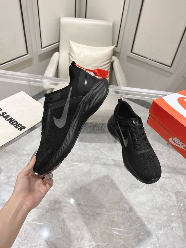 工厂价： 公司级Nike J 2024运动休闲跑步鞋 使用了新型的缓震材料，烫片工艺，加宽设计， 脚感偏韧，后跟有加厚的海绵填充，稳定防滑，极好的透气性，休闲运