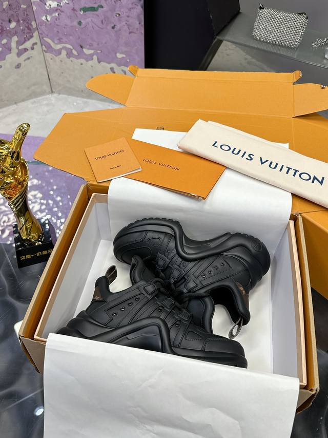 工厂价： 全皮系列 Louis Vuitton 路易斯威登LV驴牌L家Archlight经典 老爹鞋 拱桥运动鞋 太空鞋 原版购入开发 做货 作为路易威登的经典