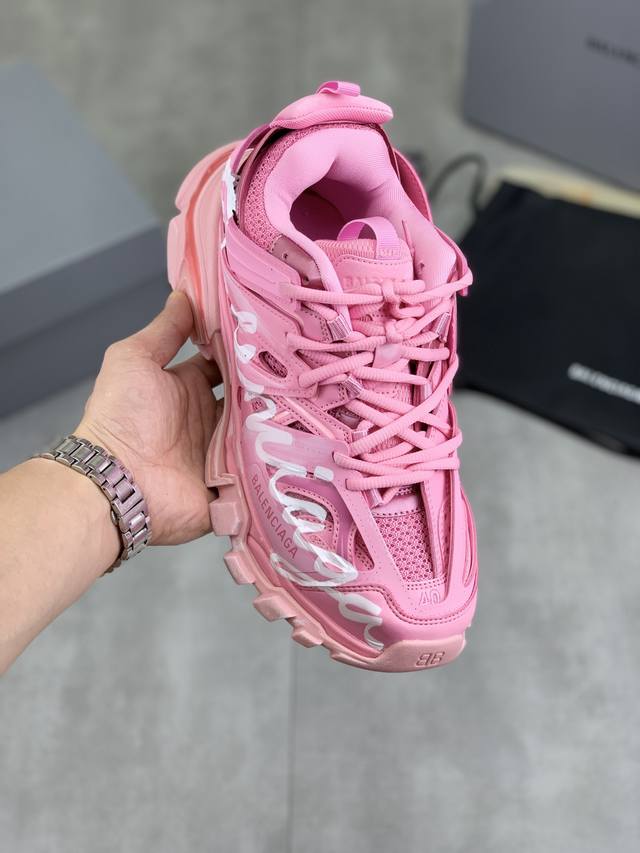 工厂价 实价 巴黎是家3代系列 Balenciag*a Track 3.0 低帮老爹鞋 做旧黑色涂鸦 知名巴黎大厂出品 原装大盒 从里到外 一切百分百还原ZP配