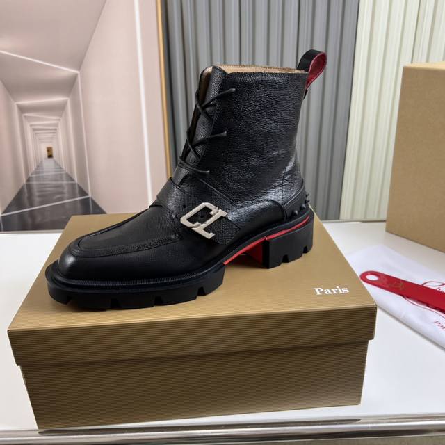 工厂价 CL 爆款红底靴1:1原版开模，Christian* Louboutin，鞋面进口牛皮+水染牛皮内里，原版大底 耐磨防滑， 全套专柜包装38-45 38