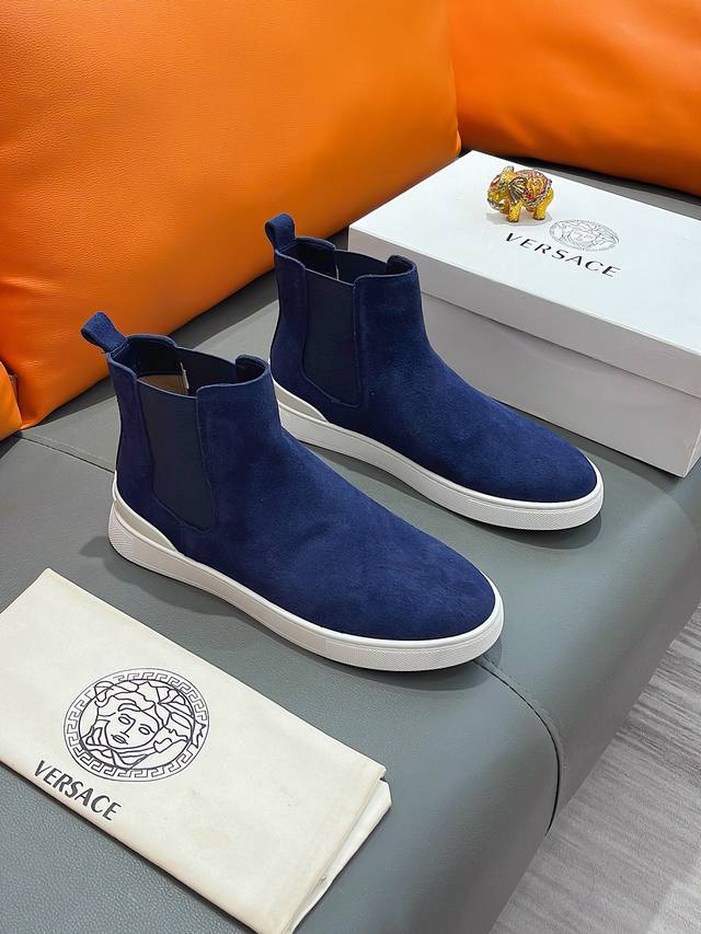 商品名称：VERSACE 范思哲 正规码数: 38-44 高帮鞋 商品材料：精选 牛皮鞋面，柔软羊皮内里；原厂大底。