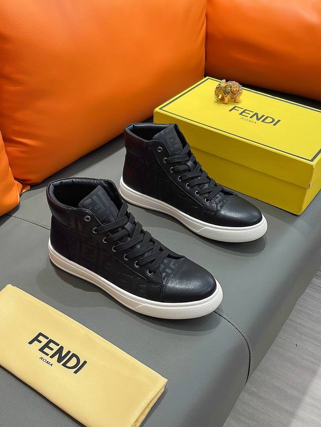 商品名称：FENDI 芬迪 正规码数: 38-44 高帮鞋 商品材料：精选 进口牛皮鞋面，柔软羊皮内里；原厂大底。