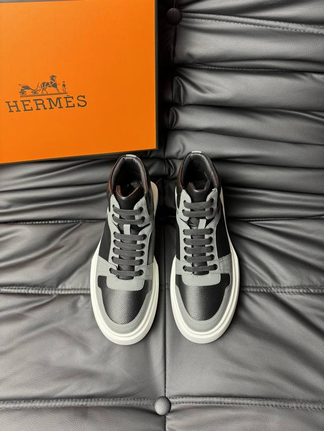 HERMES 爱马仕 -高端品质 原单 -鞋面：纳帕小牛皮、车缝品牌'H'图腾 -内里：水染牛皮 -大底：超轻TPU发泡；成型大底 -超高品控 做工精细：凸显