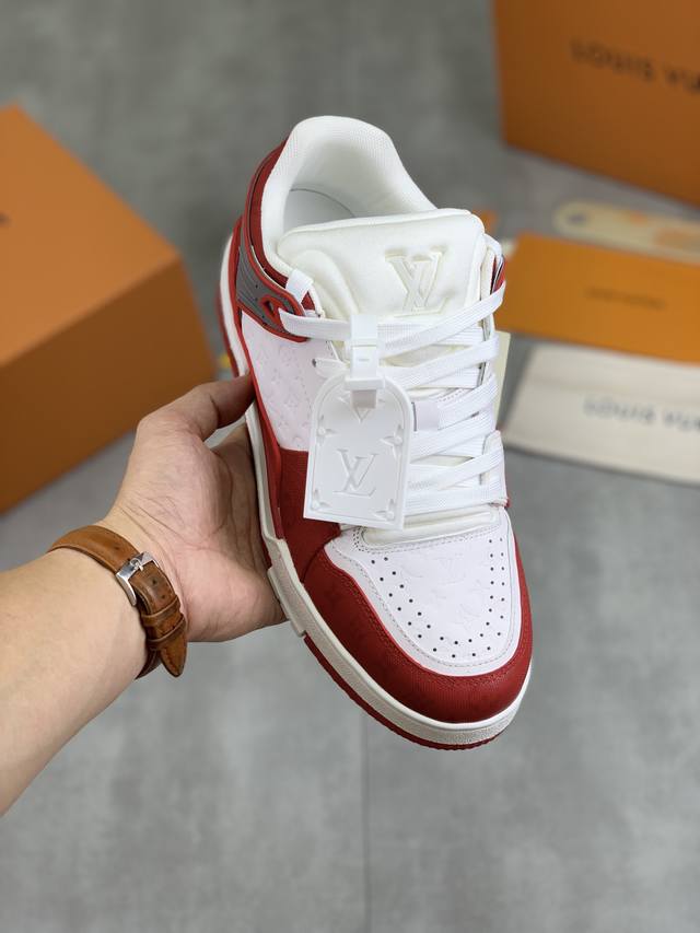 实价 高版本 lv 24春款新款 trainer2路易威登fw篮球运动鞋90‘s vibe 完全颠覆了之前的设计，这次是低帮原版设计，有点像老款篮球和aj6融合