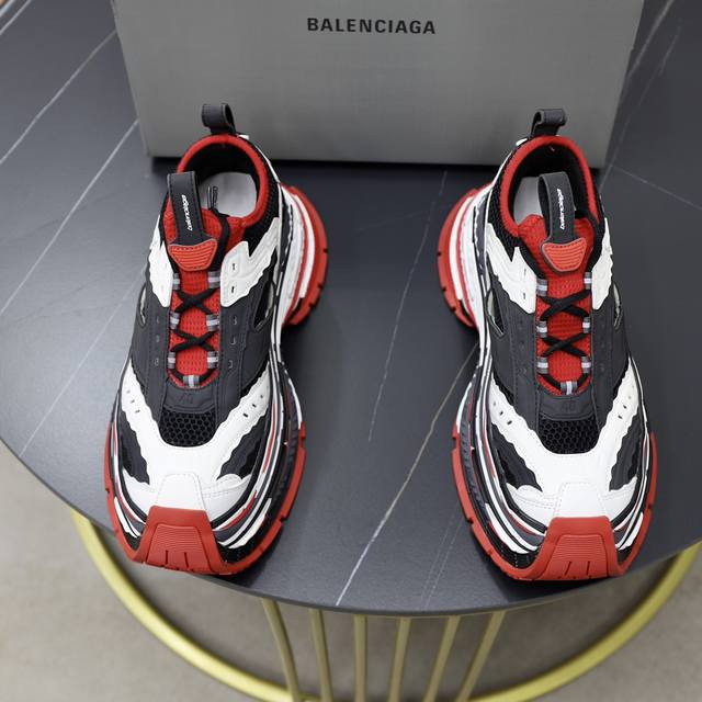 BALENCIAGA 巴黎世家 -高端品质 原单 -鞋面：原版品牌网布布匹、环保皮高周波品牌图腾 -内里：品牌高透气网布 -大底：TPU橡胶发泡；组合成型大底