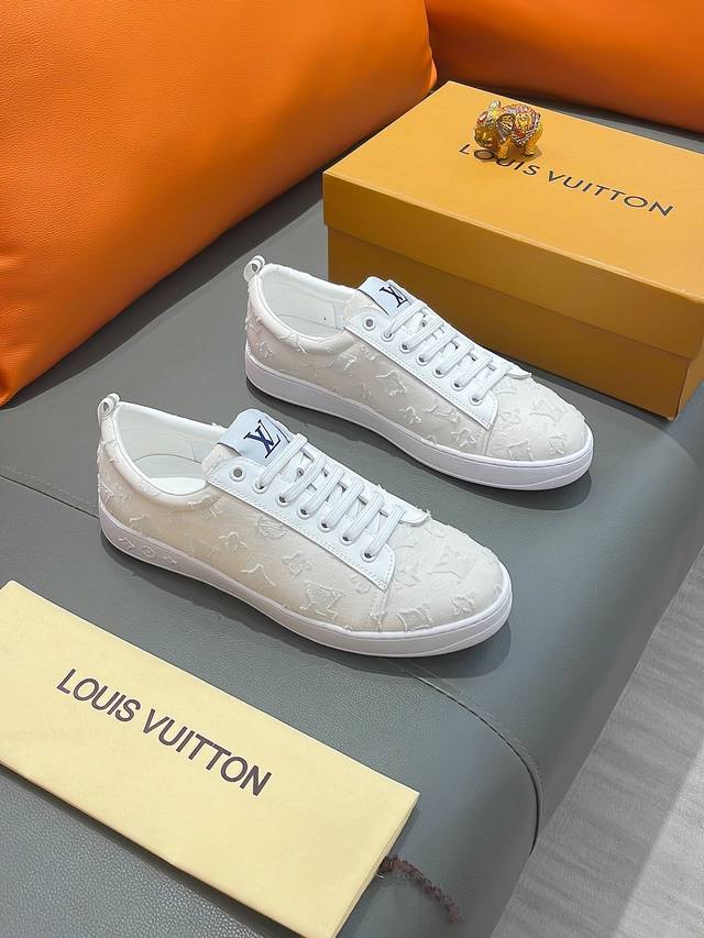 商品名称：LOUIS VUITTON 路易 威登 正规码数: 38-44 休闲鞋 商品材料：精选 牛皮鞋面，柔软羊皮内里；原厂大底。