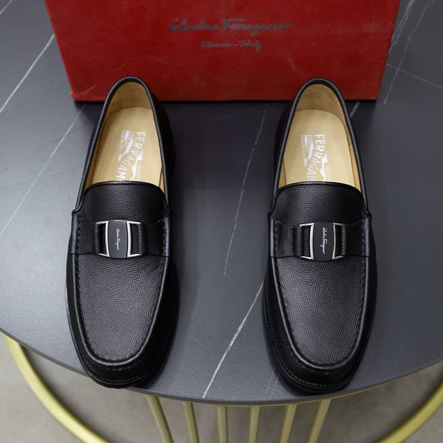 原单品质：出厂价 品牌：Ferragamo 菲拉格慕 尺码：男码39-44 45定做 等级：官网同款 高端男鞋 材料：原版牛皮 牛皮内里、原版大底 款式类别：休