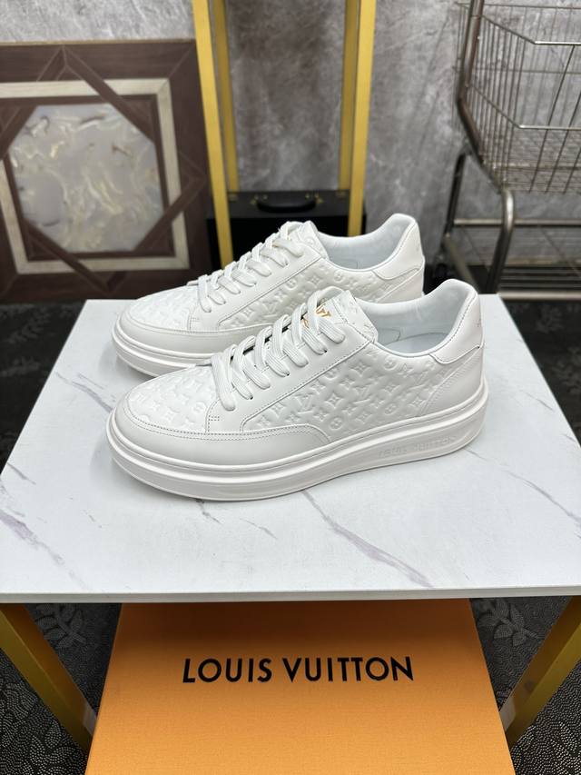 LOUIS VUITTON 路易威登 顶级代购男士最新专柜同步发售，意大利进口原版品牌▲▲丝绸小牛皮 凸显高端 贵气 档次 做工考究 意大利进口水染牛皮内里 鞋