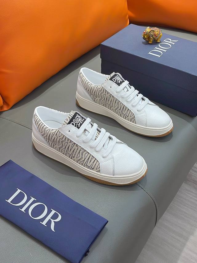 商品名称：DIOR 迪奥 正规码数: 38-44 休闲鞋 商品材料：精选 牛皮鞋面，柔软羊皮内里；原厂大底。