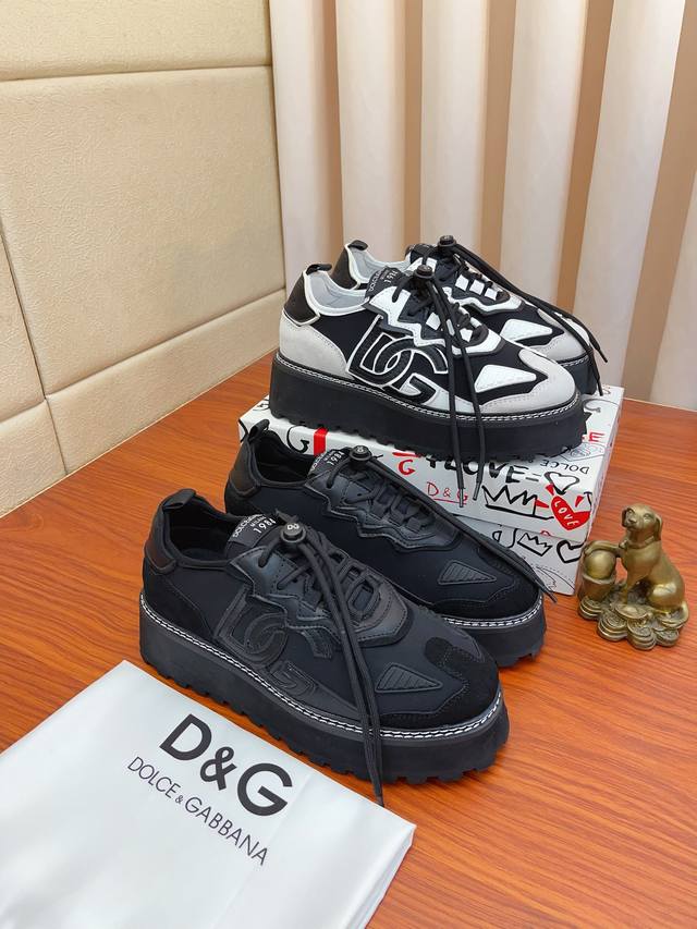 实价： Dolce＆Gabbana DG 原版进口头层牛皮羊皮内里，上脚轻便、舒适 、百搭、原版特供大底深受潮流男士的青睐欢迎对比品质精致奢华，超A级别！版型对