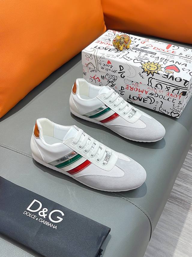 商品名称：D&G 杜嘉班纳 正规码数: 38-44 休闲鞋 商品材料：精选 牛皮鞋面，柔软羊皮内里；原厂大底。