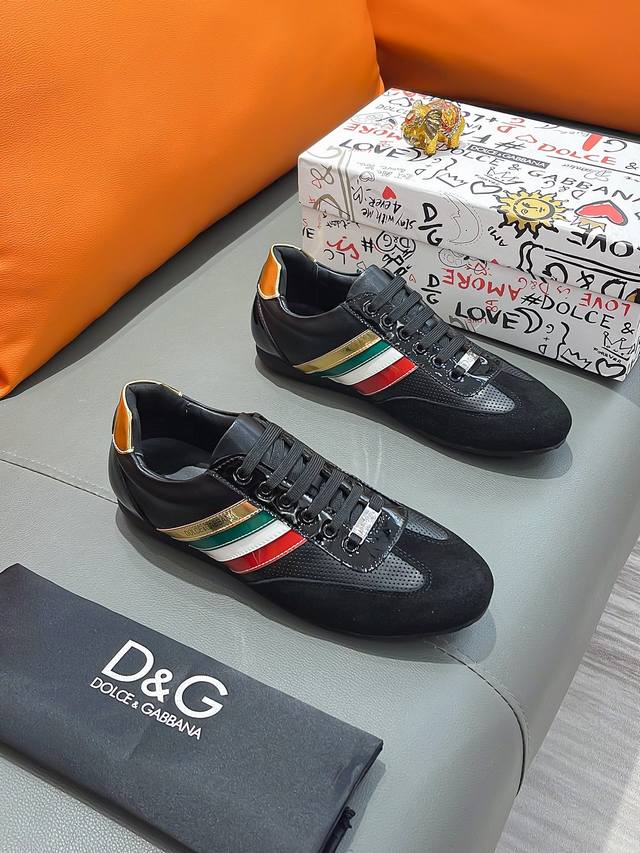 商品名称：D&G 杜嘉班纳 正规码数: 38-44 休闲鞋 商品材料：精选 牛皮鞋面，柔软羊皮内里；原厂大底。