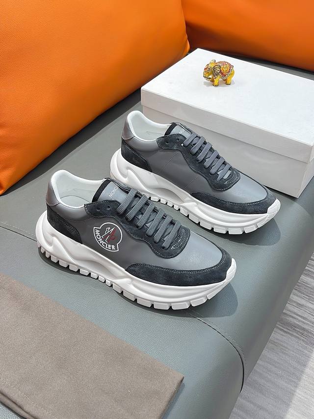 商品名称：MONCLER 蒙口 正规码数: 38-44 休闲鞋 商品材料：精选 牛皮鞋面，柔软羊皮内里；原厂大底。