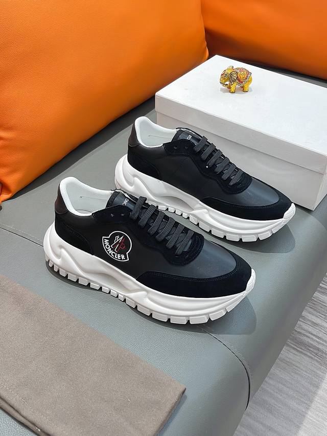 商品名称：MONCLER 蒙口 正规码数: 38-44 休闲鞋 商品材料：精选 牛皮鞋面，柔软羊皮内里；原厂大底。