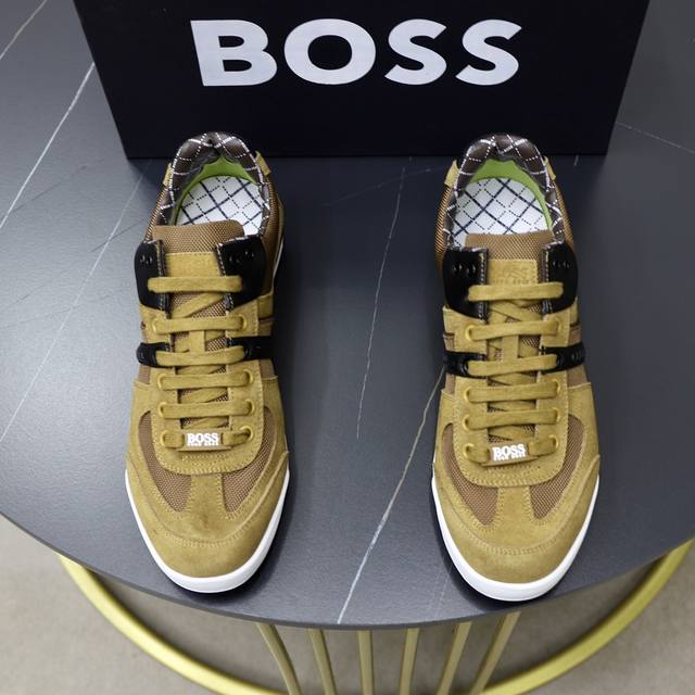 顶级原单BOSS 最新上市、进口原版牛皮面、高级原版图案。高端1:1开模定制，原版大底，更轻便，防滑。时尚主打潮流，百搭爆款。散发时尚休闲气息，时尚就在脚下。