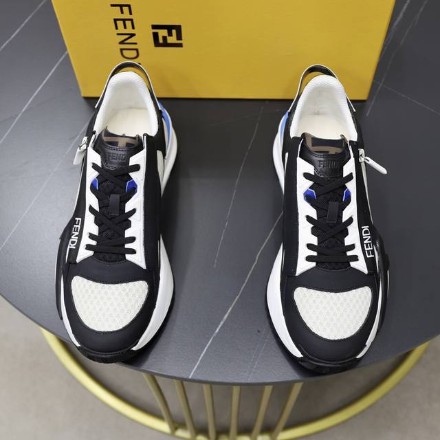 出厂价 品牌：芬迪 FENDI 尺码：38-44 45、46定制 等级：原单品质 高版本 材料： 进口牛皮 优质舒适内里 原版轻便防滑大底 款式类别: 旅游出行