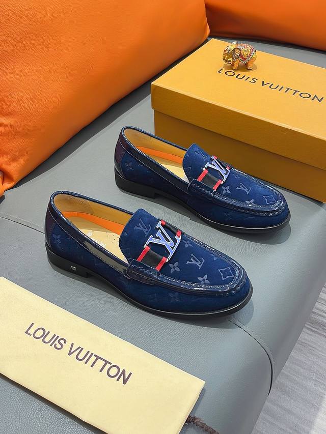 商品名称：LOUIS VUITTON 路易 威登 正规码数: 38-44 皮鞋 商品材料：精选 牛皮鞋面，舒适牛皮内里；原厂大底。