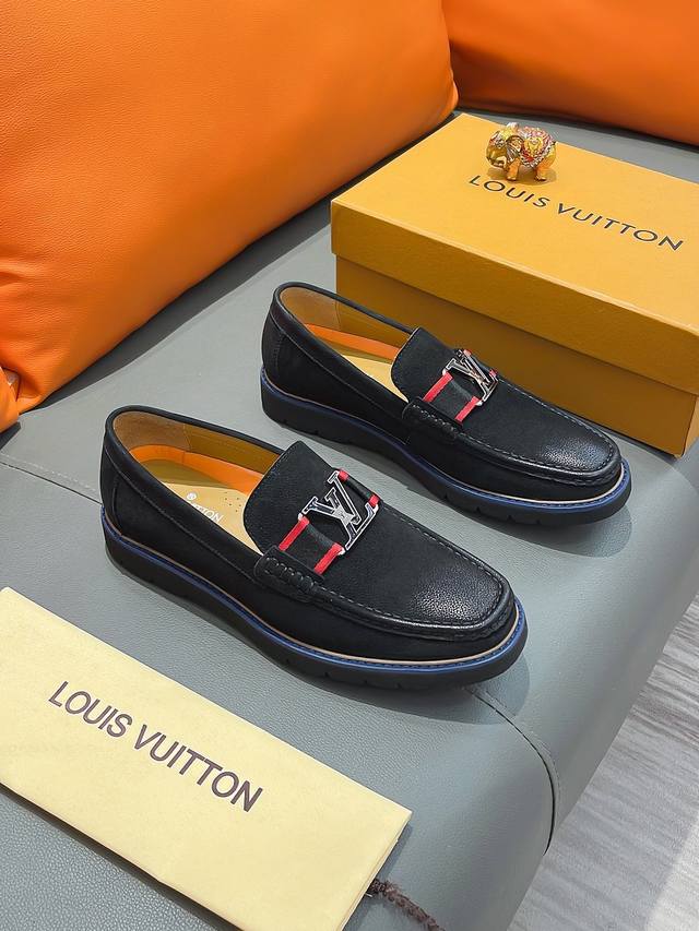 商品名称：LOUIS VUITTON 路易 威登 正规码数: 38-44 皮鞋 商品材料：精选 牛皮鞋面，舒适牛皮内里；原厂大底。