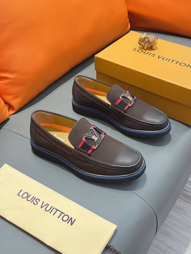 商品名称：LOUIS VUITTON 路易 威登 正规码数: 38-44 皮鞋 商品材料：精选 牛皮鞋面，舒适牛皮内里；原厂大底。