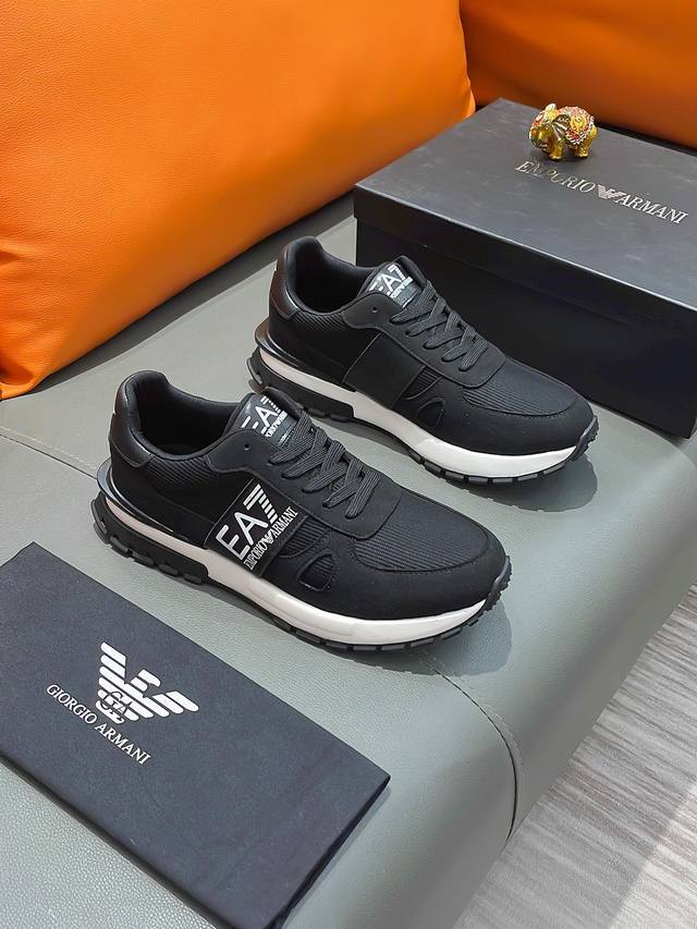 商品名称：ARMANI 阿玛尼 正规码数: 38-44 休闲鞋 商品材料：精选 牛皮鞋面，柔软羊皮垫脚；原厂特供大底。