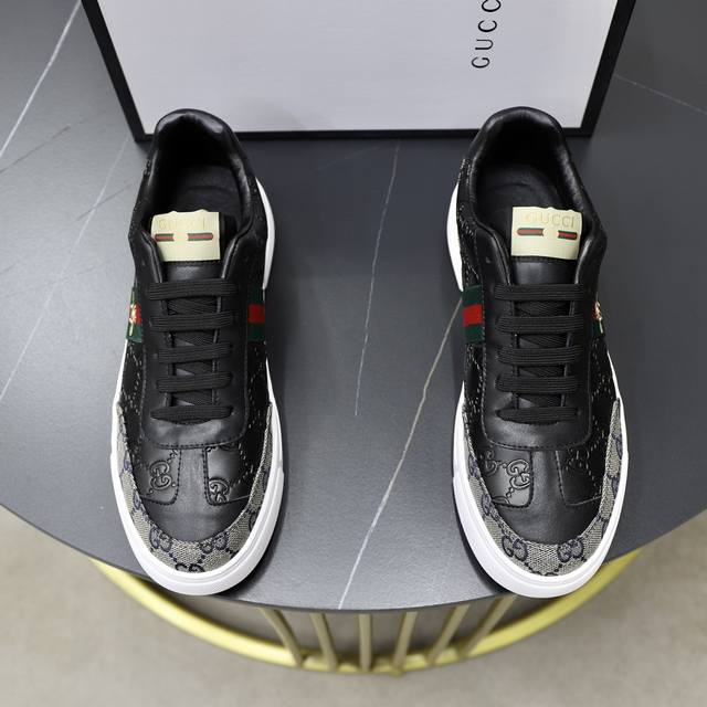 品牌：古奇GUCCI 标准码：38-44 45订做 等级：官网同款 材料：原版牛皮面料 舒适内里 轻便耐磨大底 款式类别：男士时尚休闲鞋 跑步 运动鞋 尊贵奢