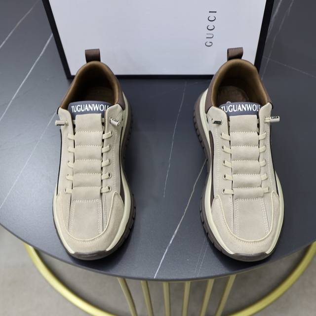 品牌：古奇GUCCI 标准码：38-44 等级：官网同款 材料：原版面料 舒适内里 轻便耐磨大底 款式类别：男士时尚休闲鞋 跑步 运动鞋 尊贵奢侈品大牌元素