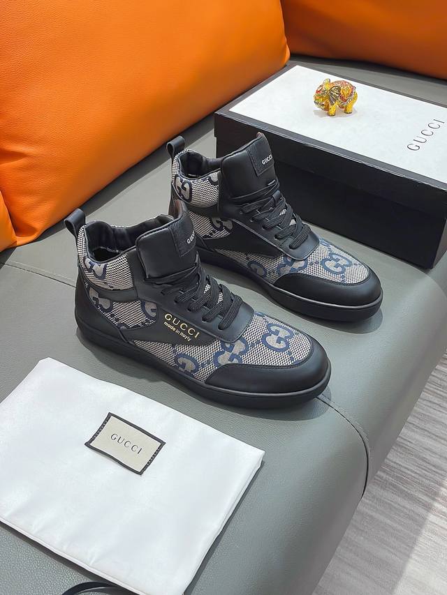 商品名称：GUCCI 古驰 正规码数: 38-44 高帮鞋 商品材料：精选 牛皮鞋面，柔软羊皮内里；原厂大底。