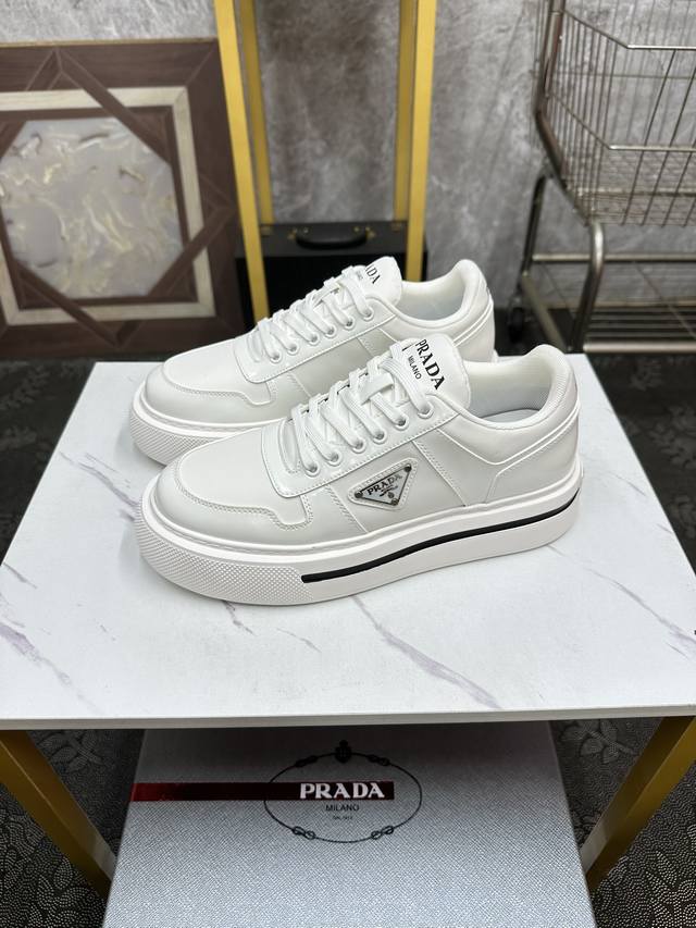 PRADA-普拉达 顶级版本，套楦工艺，油边工艺，面料：高档牛皮。38–44 45订做不退换 X5