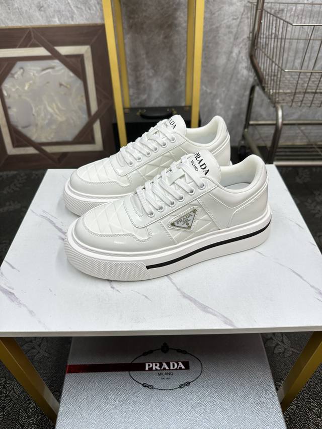 PRADA-普拉达 顶级版本，套楦工艺，油边工艺，面料：高档牛皮。38–44 45订做不退换 X5