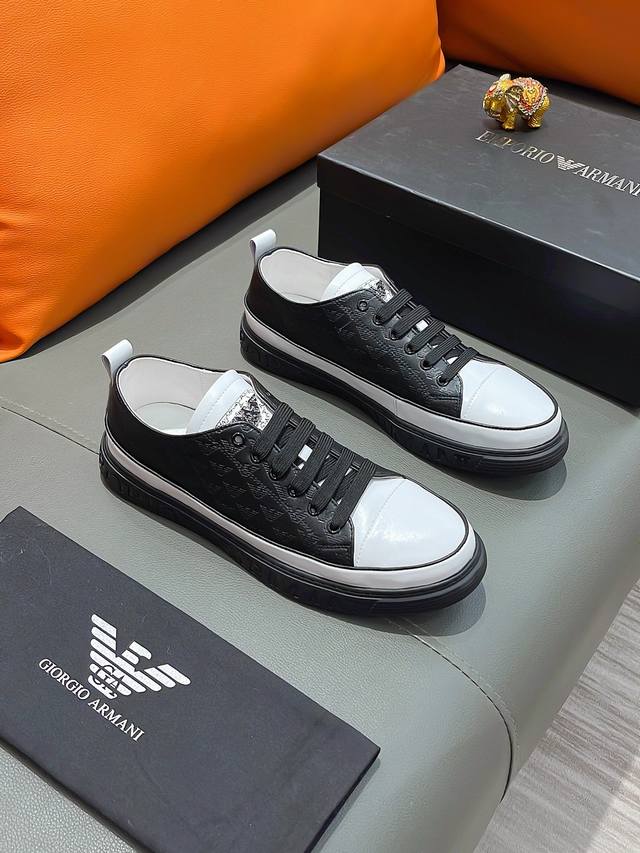 商品名称：ARMANI 阿玛尼 正规码数: 38-44 休闲鞋 商品材料：精选 牛皮鞋面，柔软羊皮垫脚；原厂特供大底。