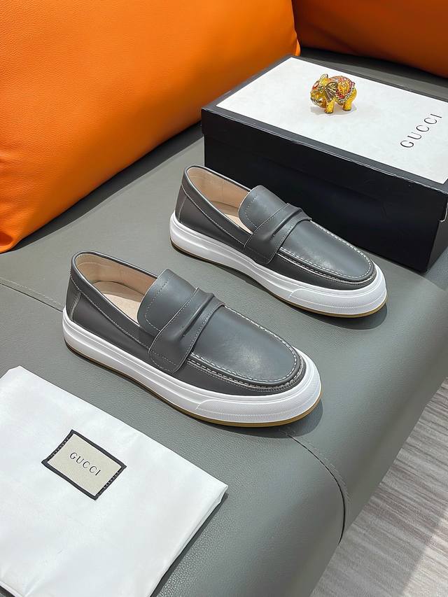 商品名称：GUCCI 古驰 正规码数: 38-44 套脚鞋 商品材料：精选 牛皮鞋面，柔软羊皮内里；原厂大底。