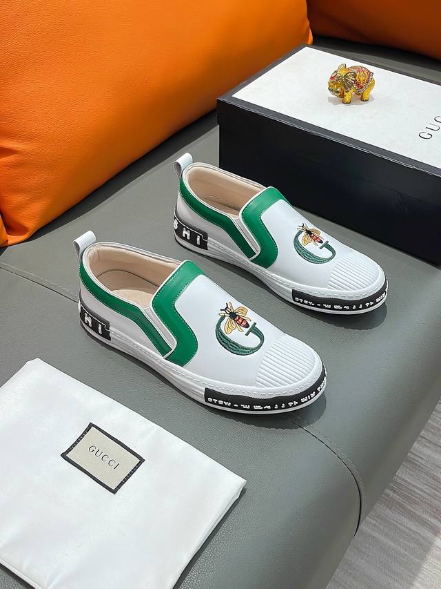 商品名称：GUCCI 古驰 正规码数: 38-44 套脚鞋 商品材料：精选 牛皮鞋面，柔软羊皮内里；原厂大底。