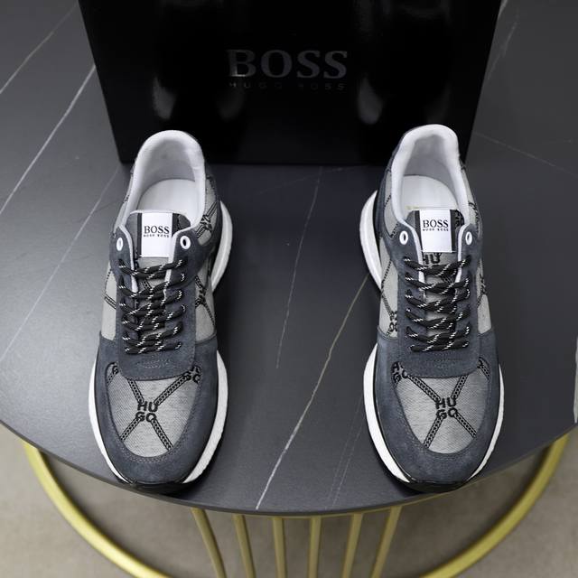 品牌：BOOS 标准码：38-44 45订做 等级：官网同款 材料：原版面料 舒适内里 轻便耐磨真爆大底 款式类别：男士时尚休闲鞋 跑步 运动鞋 尊贵奢侈品大