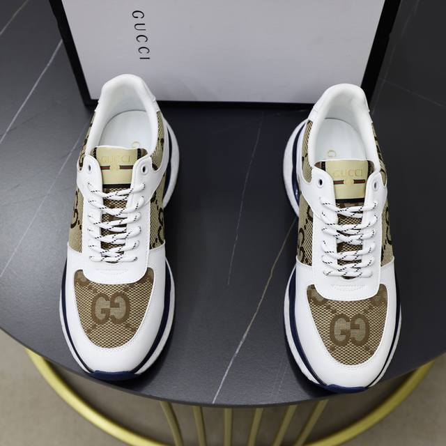 品牌：古奇GUCCI 标准码：38-44 45订做 等级：官网同款 材料：原版面料 舒适内里 轻便耐磨真爆大底 款式类别：男士时尚休闲鞋 跑步 运动鞋 尊贵奢