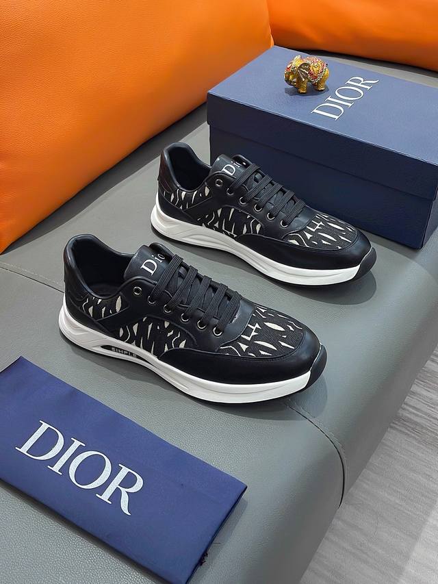 商品名称：DIOR 迪奥 正规码数: 38-44 休闲鞋 商品材料：精选 牛皮鞋面，柔软羊皮内里；原厂大底。