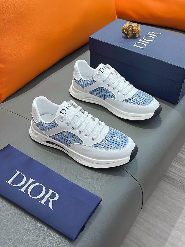 商品名称：DIOR 迪奥 正规码数: 38-44 休闲鞋 商品材料：精选 牛皮鞋面，柔软羊皮内里；原厂大底。