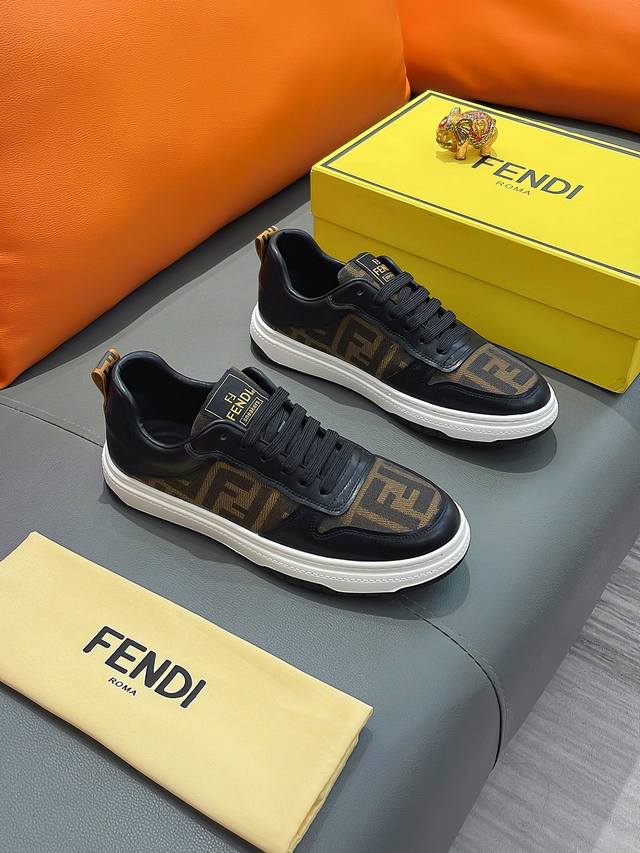 商品名称：FENDI 芬迪 正规码数: 38-44 休闲鞋 商品材料：精选 牛皮鞋面，柔软羊皮内里；原厂大底。