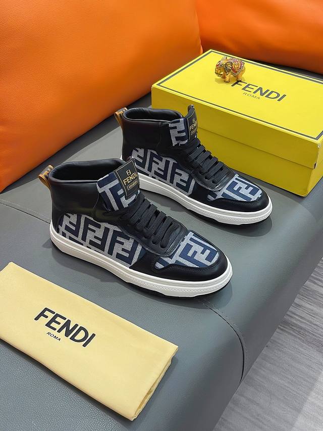 商品名称：FENDI 芬迪 正规码数: 38-44 高帮鞋 商品材料：精选 牛皮鞋面，柔软羊皮内里；原厂大底。