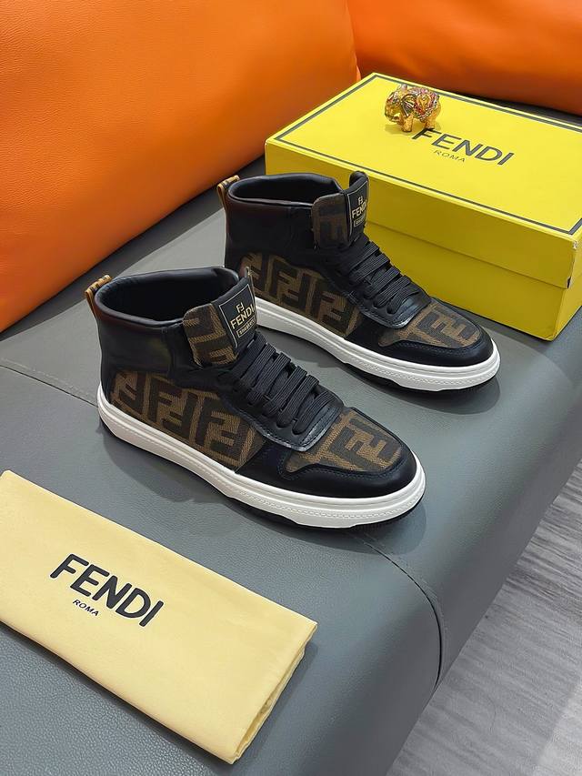 商品名称：FENDI 芬迪 正规码数: 38-44 高帮鞋 商品材料：精选 牛皮鞋面，柔软羊皮内里；原厂大底。