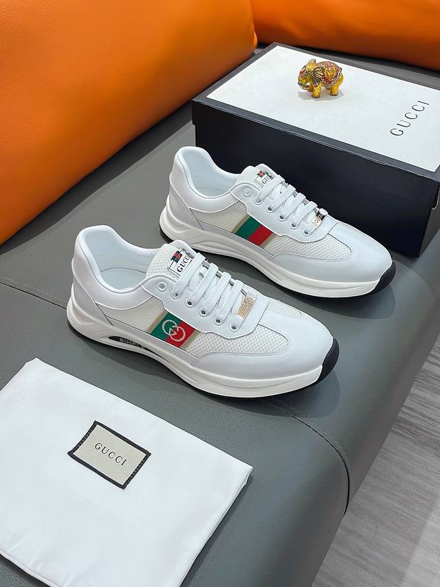 商品名称：GUCCI 古驰 正规码数: 38-44 休闲鞋 商品材料：精选 牛皮鞋面，柔软羊皮内里；原厂大底。