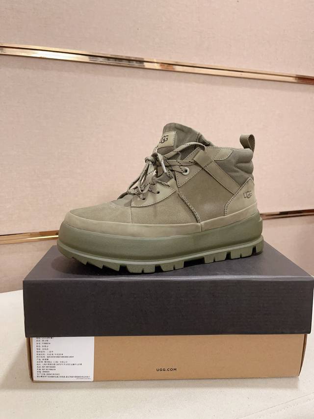 工厂价: 北美男鞋Ugg 秋冬新款高品质男鞋雪地靴特惠活动中，极寒天气克星！牛皮面，美利奴保暖内里，原版大底，无论开车还是户外还是日常穿着，总有适合你的一款！