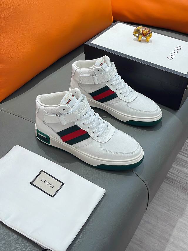 商品名称：GUCCI 古驰 正规码数: 38-44 高帮鞋 商品材料：精选 牛皮鞋面，柔软羊皮内里；原厂大底。